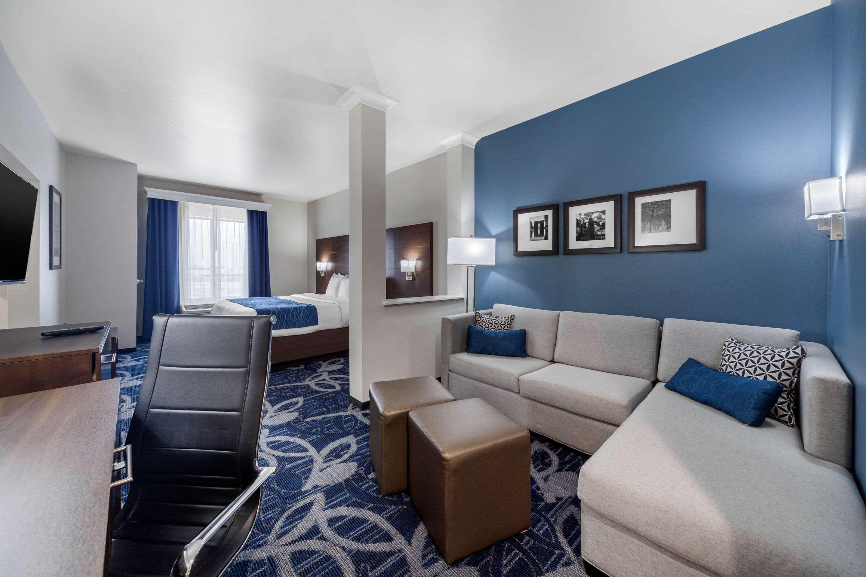 Comfort Inn & Suites Oklahoma City Exterior photo
