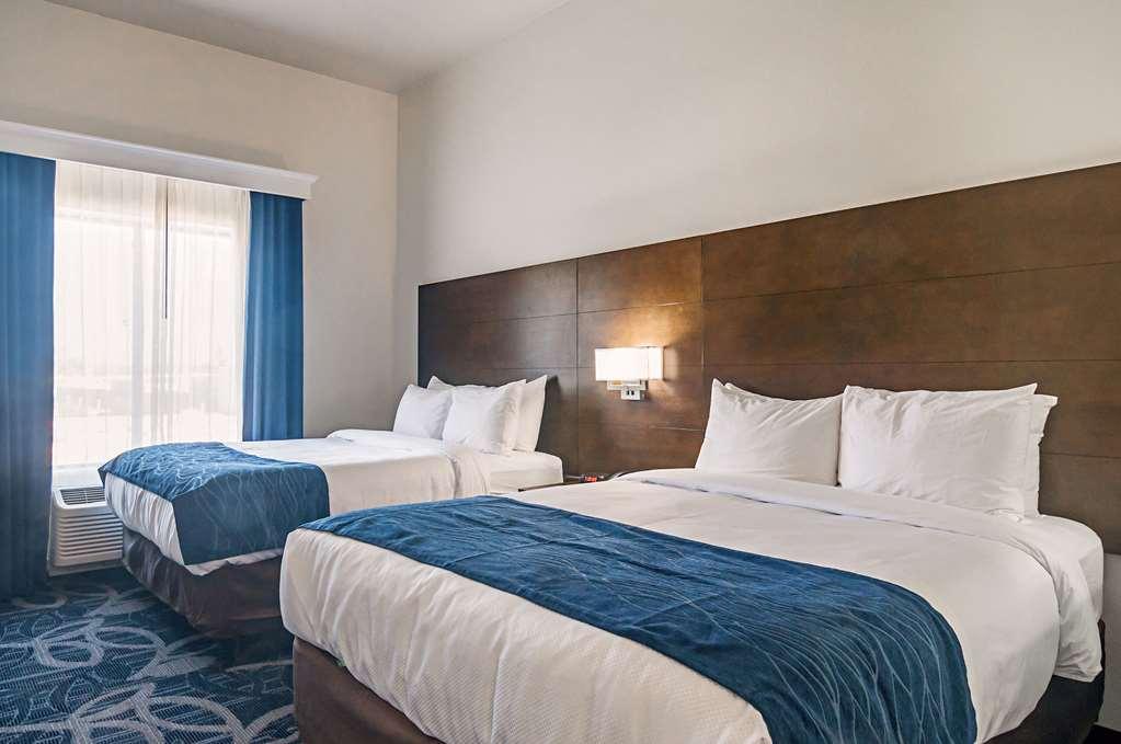 Comfort Inn & Suites Oklahoma City Room photo